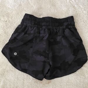 lululemon athletica Black Camo Women's Athletic Shorts Size 0
